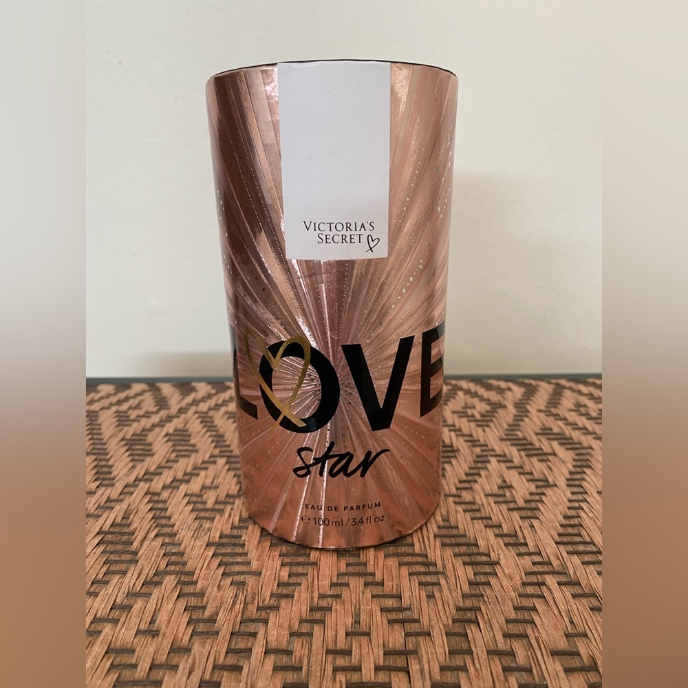 Victoria Secret . Love star ⭐️